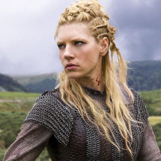 Traditional Viking Hairstyles For Women 2023-24